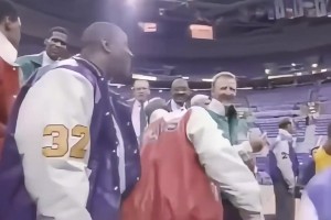 NBA歷史50大巨星活動(dòng)現(xiàn)場(chǎng) 喬丹自覺走到C位~有趣的互動(dòng)